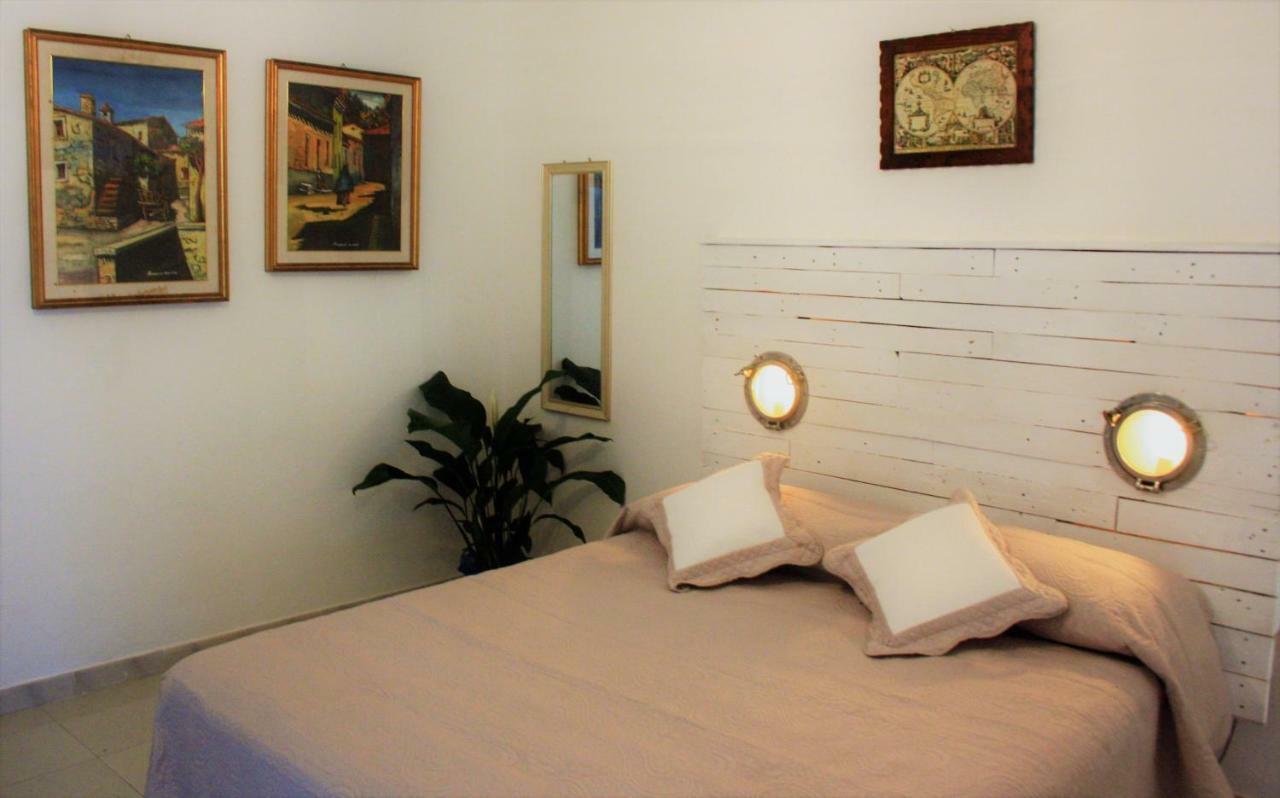 Casa Gandamar B&B サンタ・テレーザ・ガッルーラ エクステリア 写真