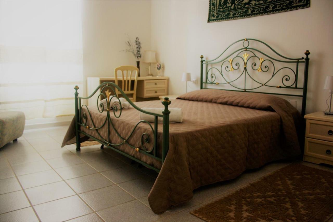 Casa Gandamar B&B サンタ・テレーザ・ガッルーラ エクステリア 写真