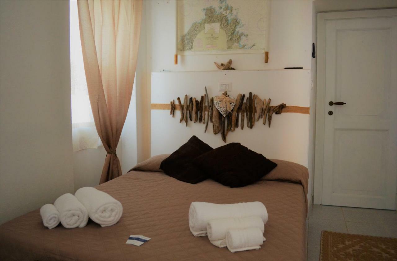 Casa Gandamar B&B サンタ・テレーザ・ガッルーラ エクステリア 写真